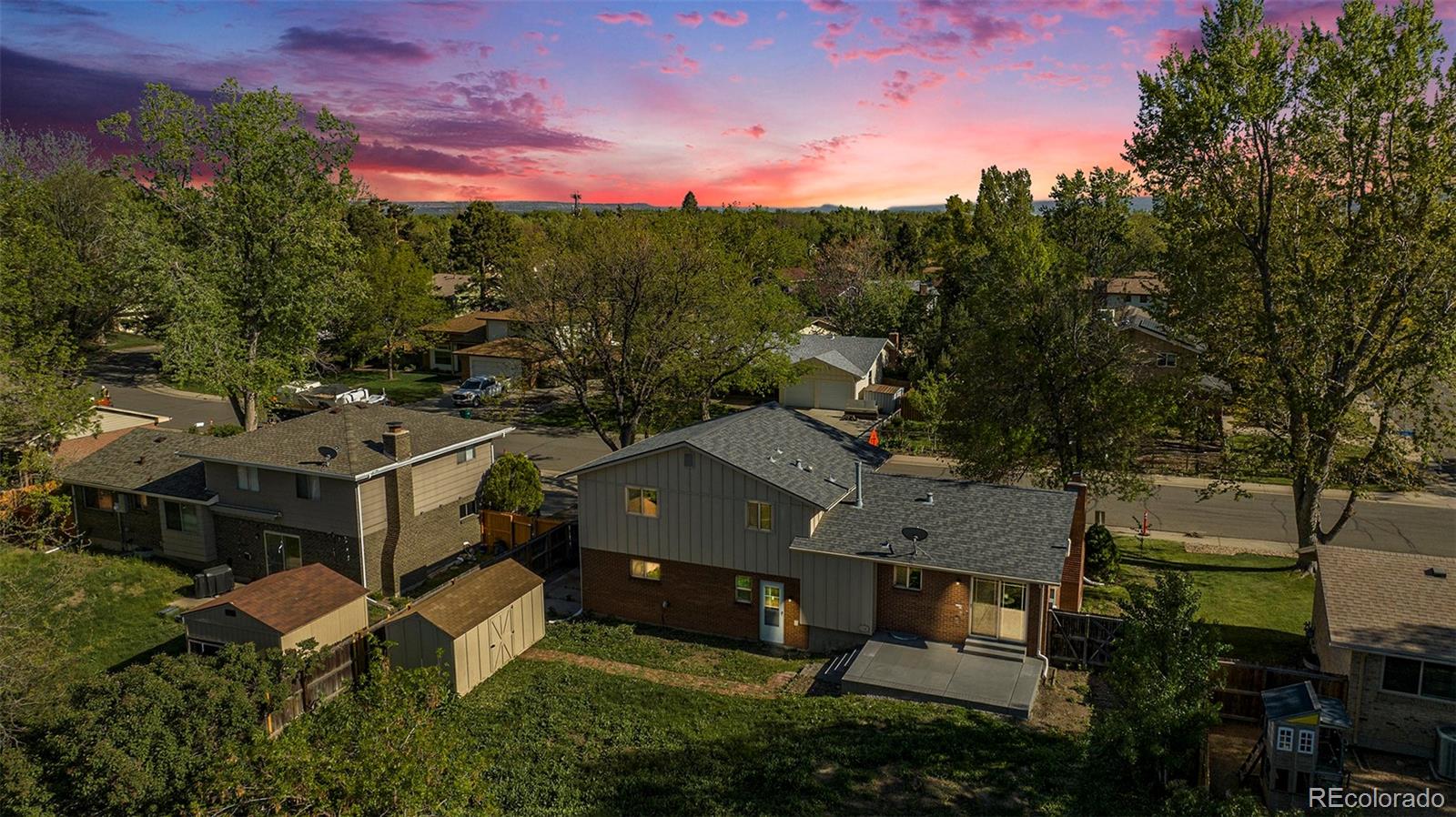 9345 W Iowa Place, lakewood MLS: 7572701 Beds: 4 Baths: 3 Price: $684,900