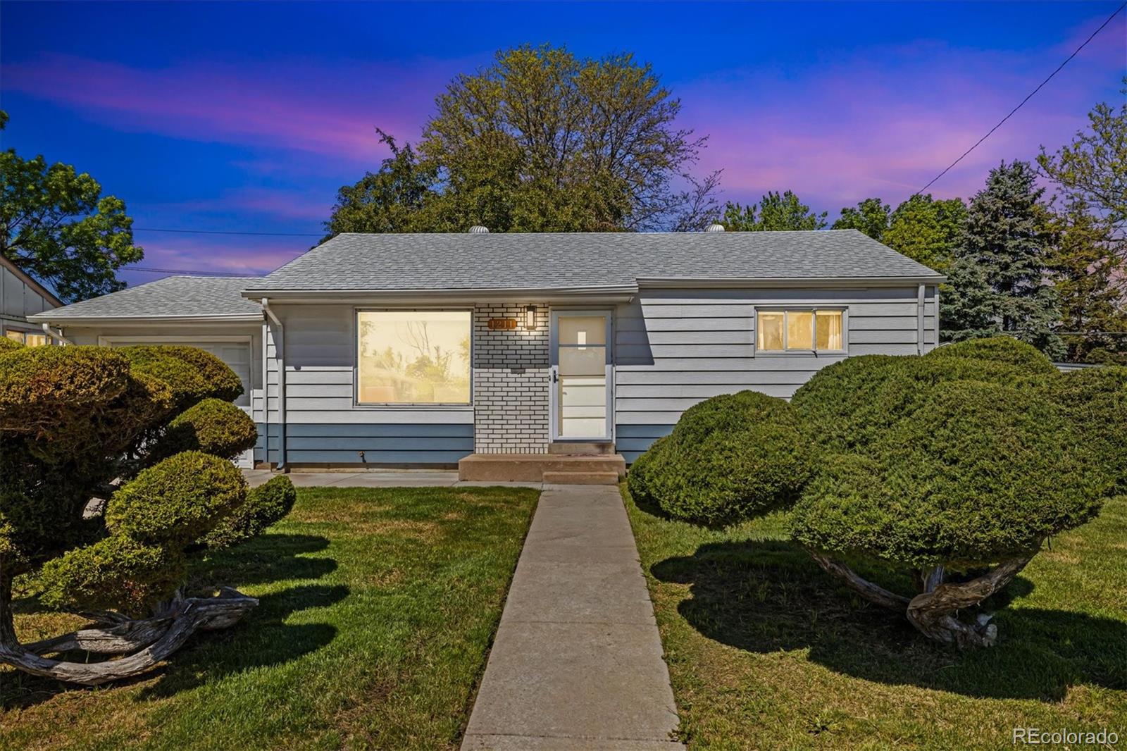 1211 S Zuni Street, denver MLS: 3603130 Beds: 3 Baths: 2 Price: $472,900