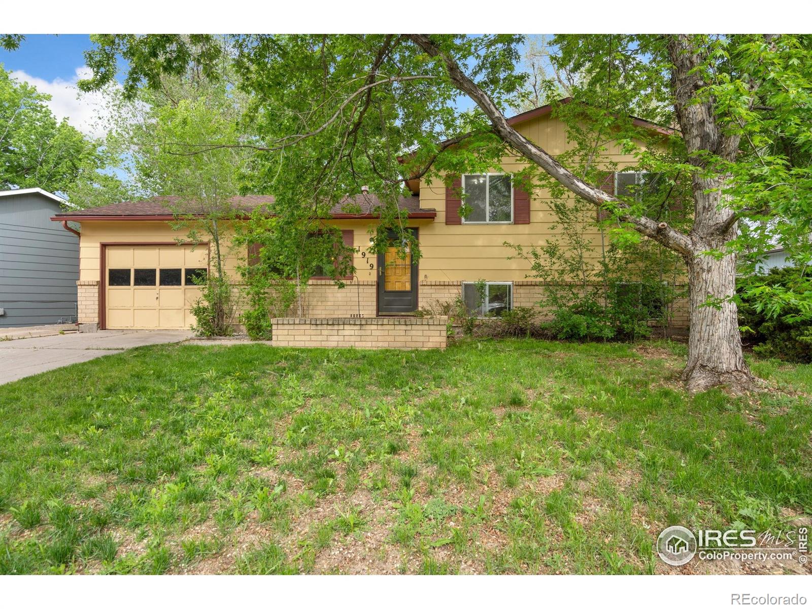 1919  Dorset Drive, fort collins MLS: 4567891034425 Beds: 4 Baths: 2 Price: $510,000
