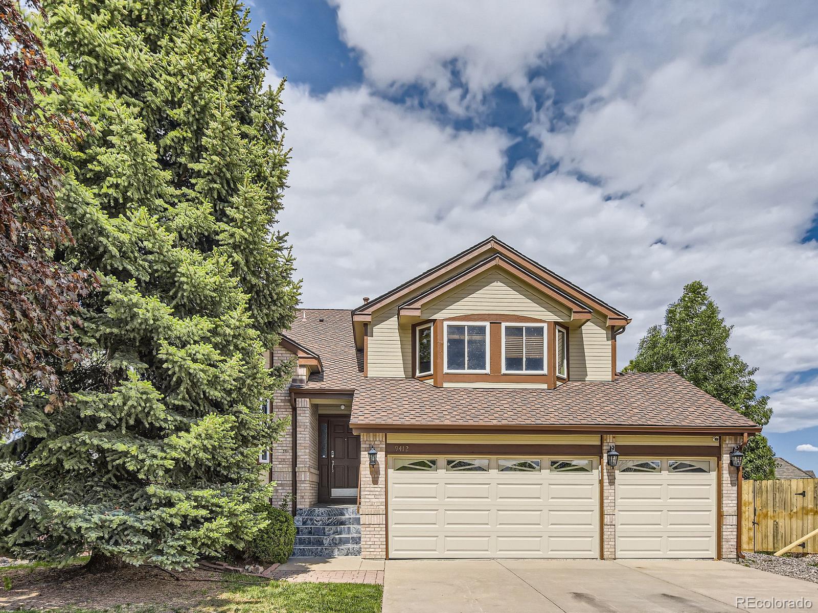 9412  La Quinta Way, lone tree MLS: 3388402 Beds: 3 Baths: 4 Price: $850,000