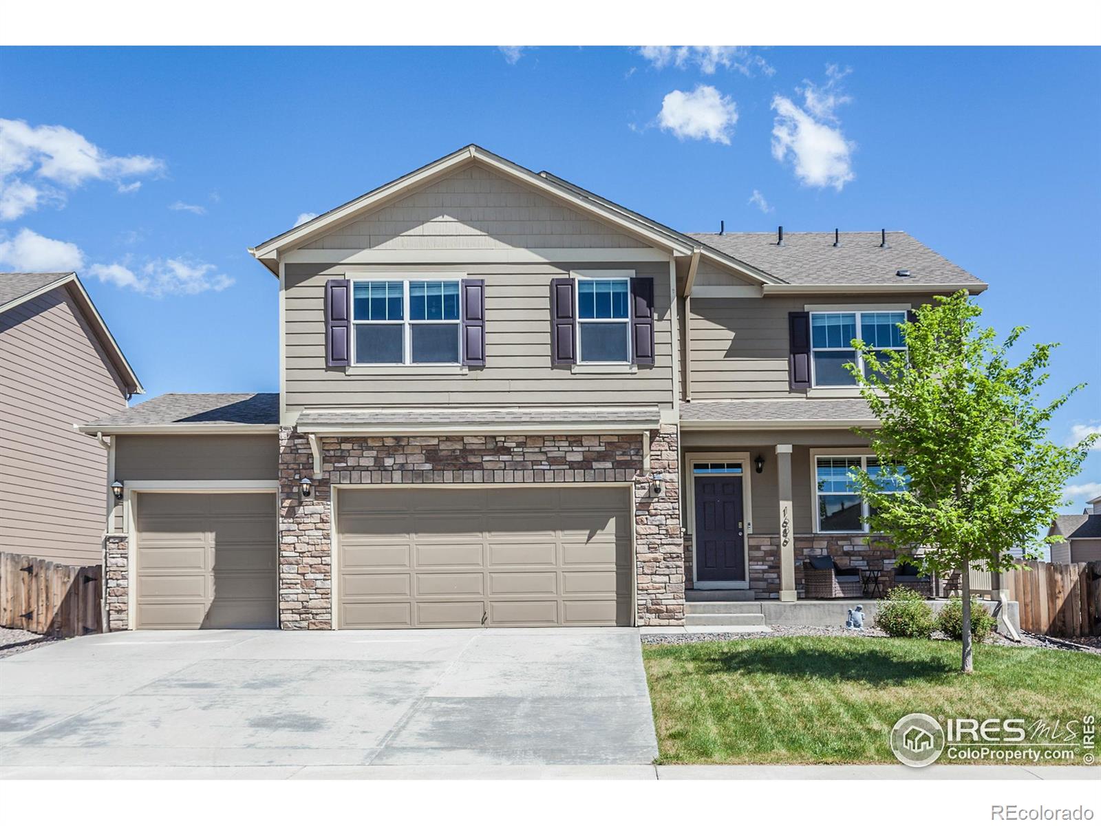 1686  Whiteley Drive, windsor MLS: 4567891034473 Beds: 5 Baths: 3 Price: $615,000