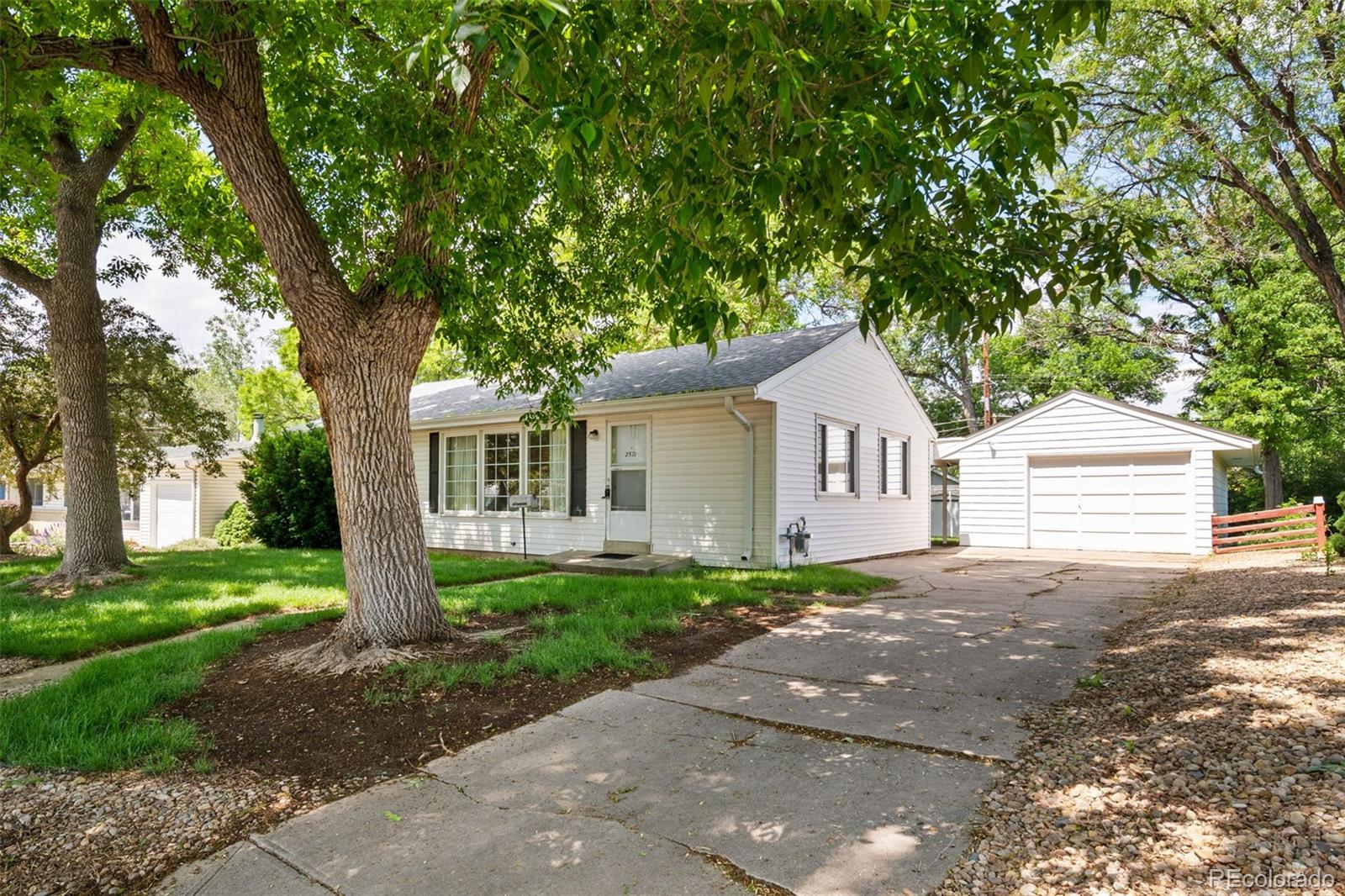 2571 S Birch Street, denver MLS: 4300155 Beds: 3 Baths: 1 Price: $475,000