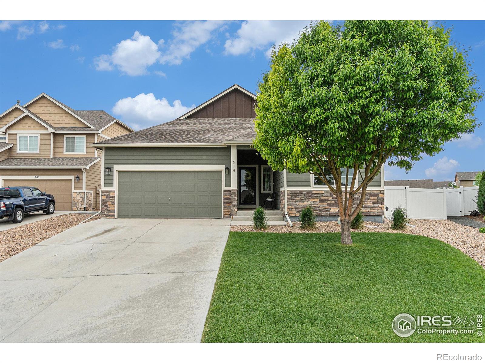 614  Park Edge Circle, windsor MLS: 4567891034551 Beds: 5 Baths: 3 Price: $600,000