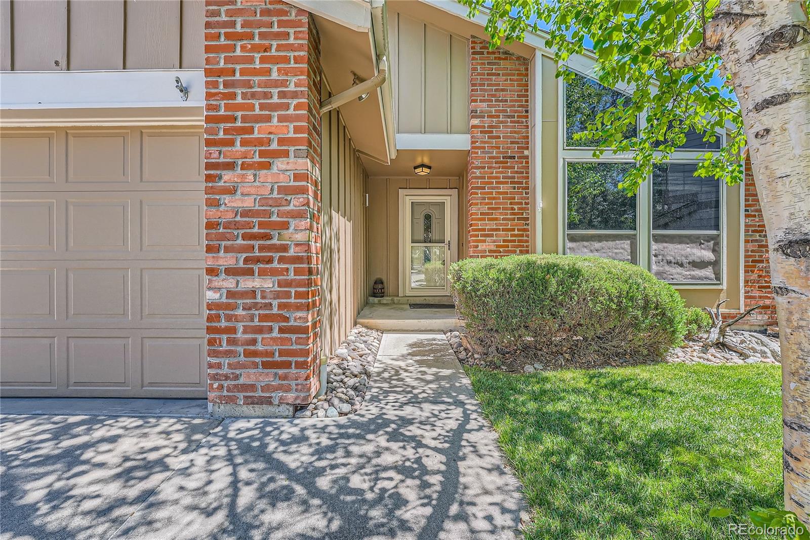 8164  Flower Circle, arvada MLS: 9493565 Beds: 3 Baths: 3 Price: $710,000