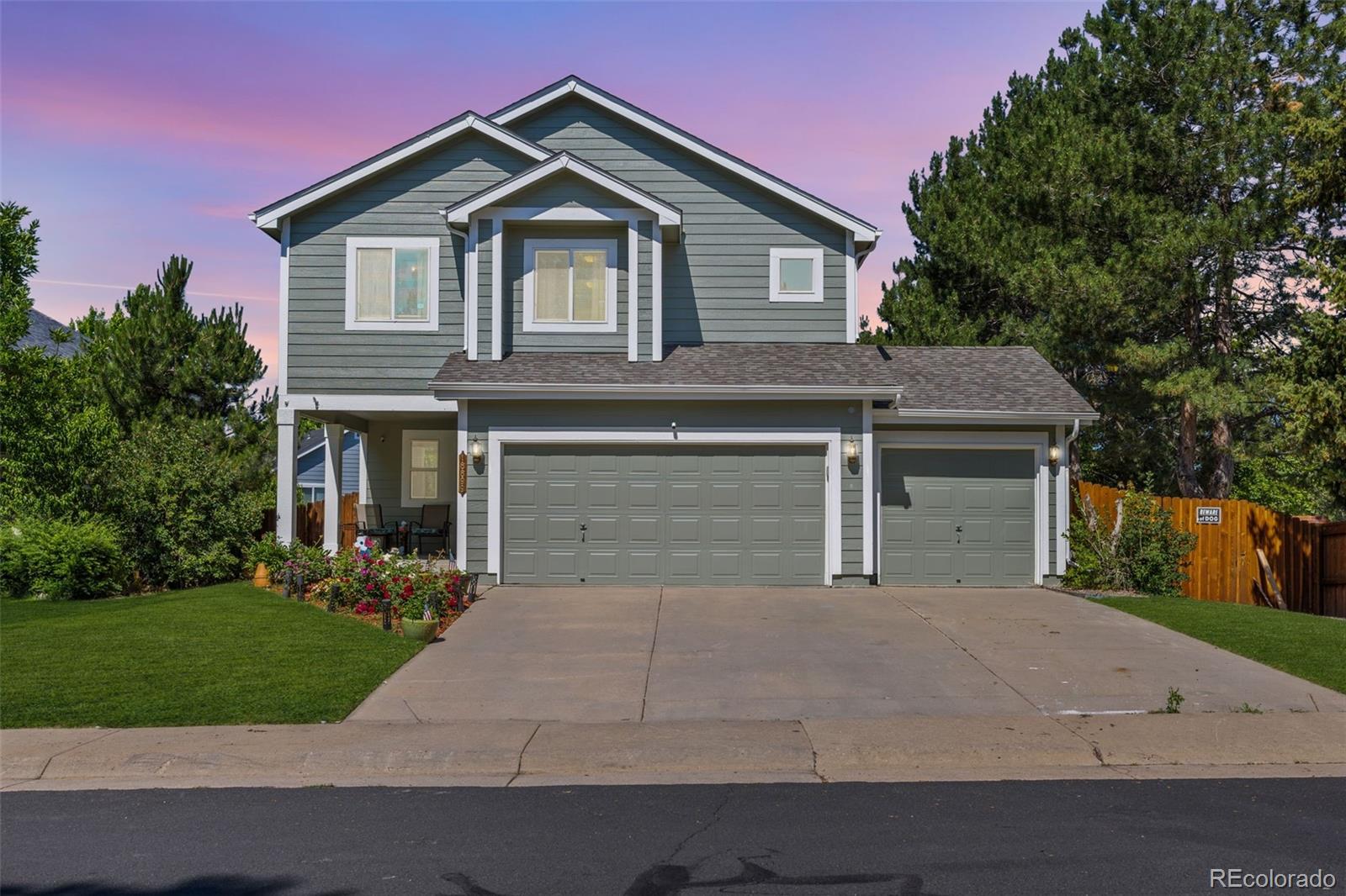 18899 E Whitaker Circle, aurora MLS: 7508591 Beds: 5 Baths: 3 Price: $620,000