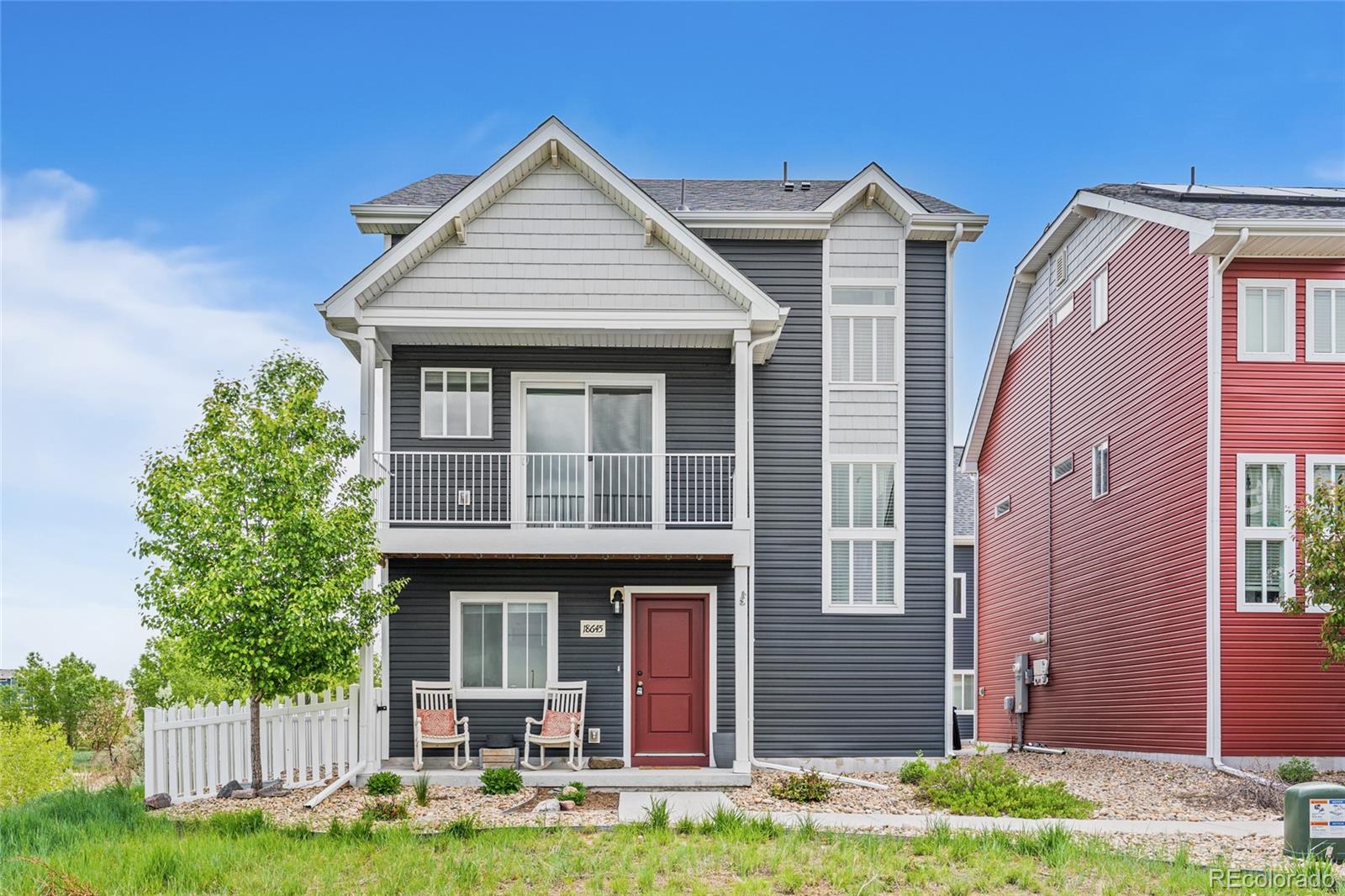18645 E 54th Place, denver MLS: 1622885 Beds: 2 Baths: 2 Price: $420,000