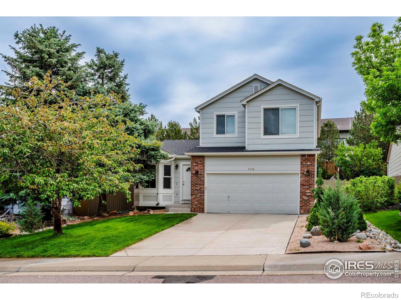 2940 E Yarrow Circle, superior MLS: 4567891034572 Beds: 3 Baths: 3 Price: $725,000