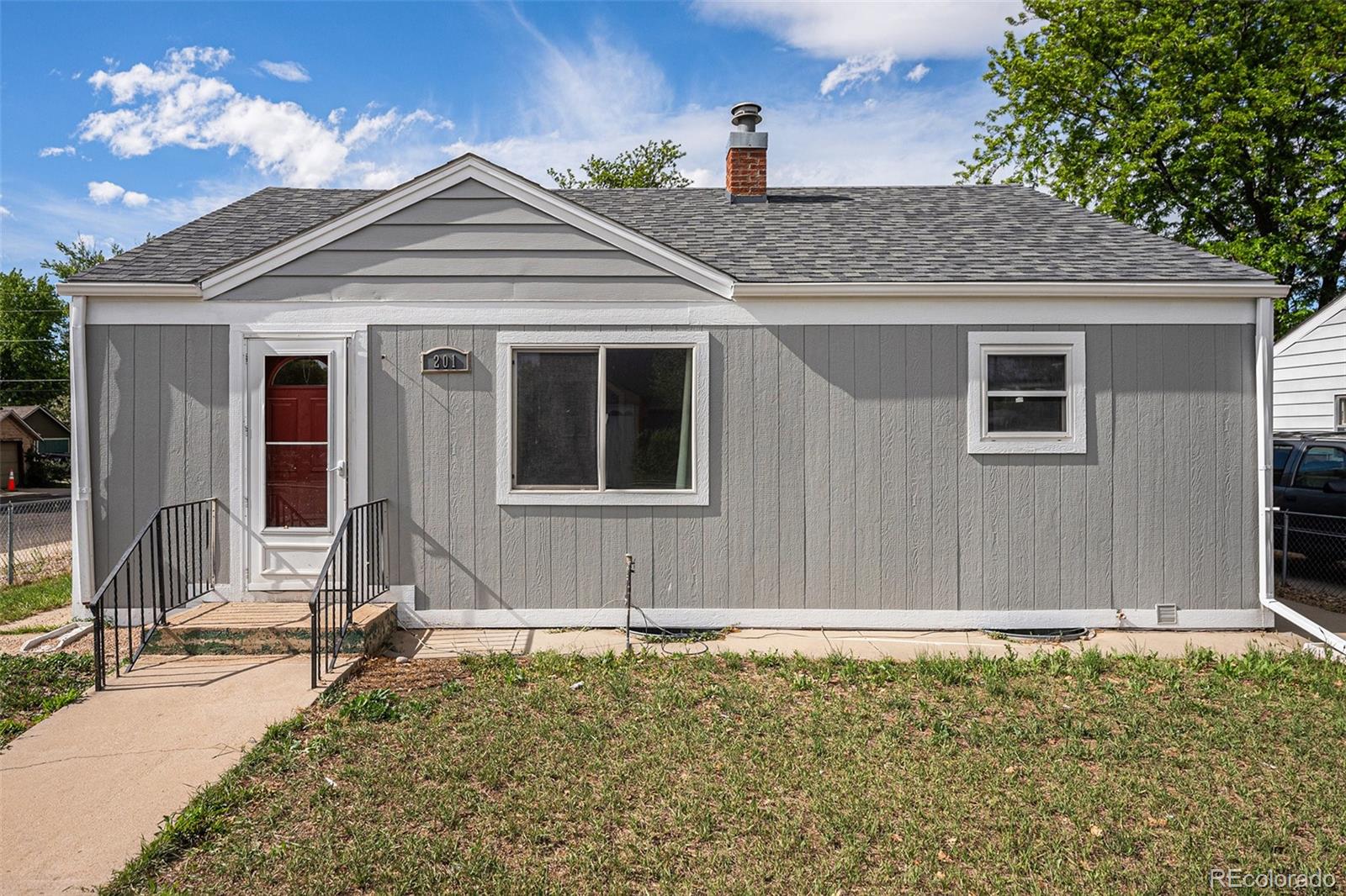 201  4th Street, frederick MLS: 8440027 Beds: 4 Baths: 1 Price: $399,990
