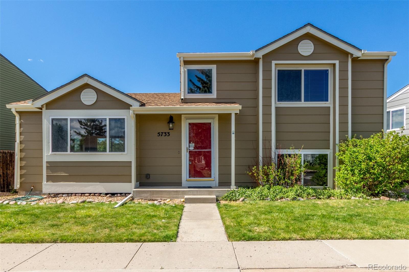5733  Whitechapel Street, castle rock MLS: 3096217 Beds: 3 Baths: 2 Price: $500,000