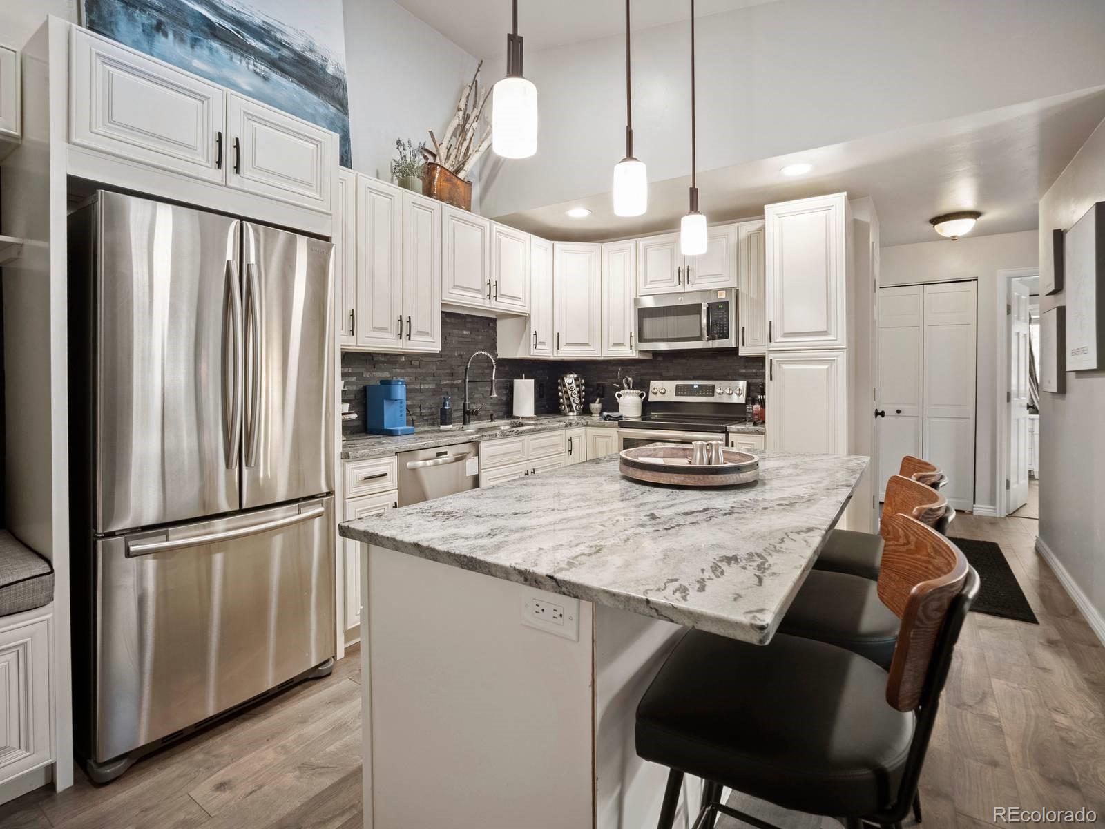 1061 W Beaver Creek Boulevard, avon  House Search MLS Picture