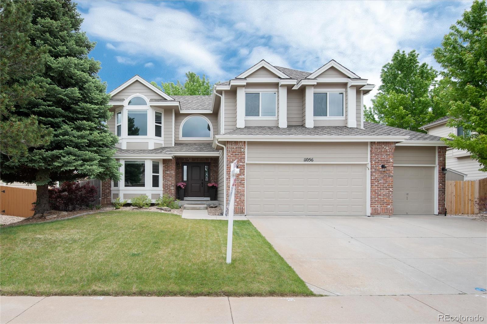 11056 W Rowland Avenue, littleton MLS: 2298026 Beds: 4 Baths: 4 Price: $925,000