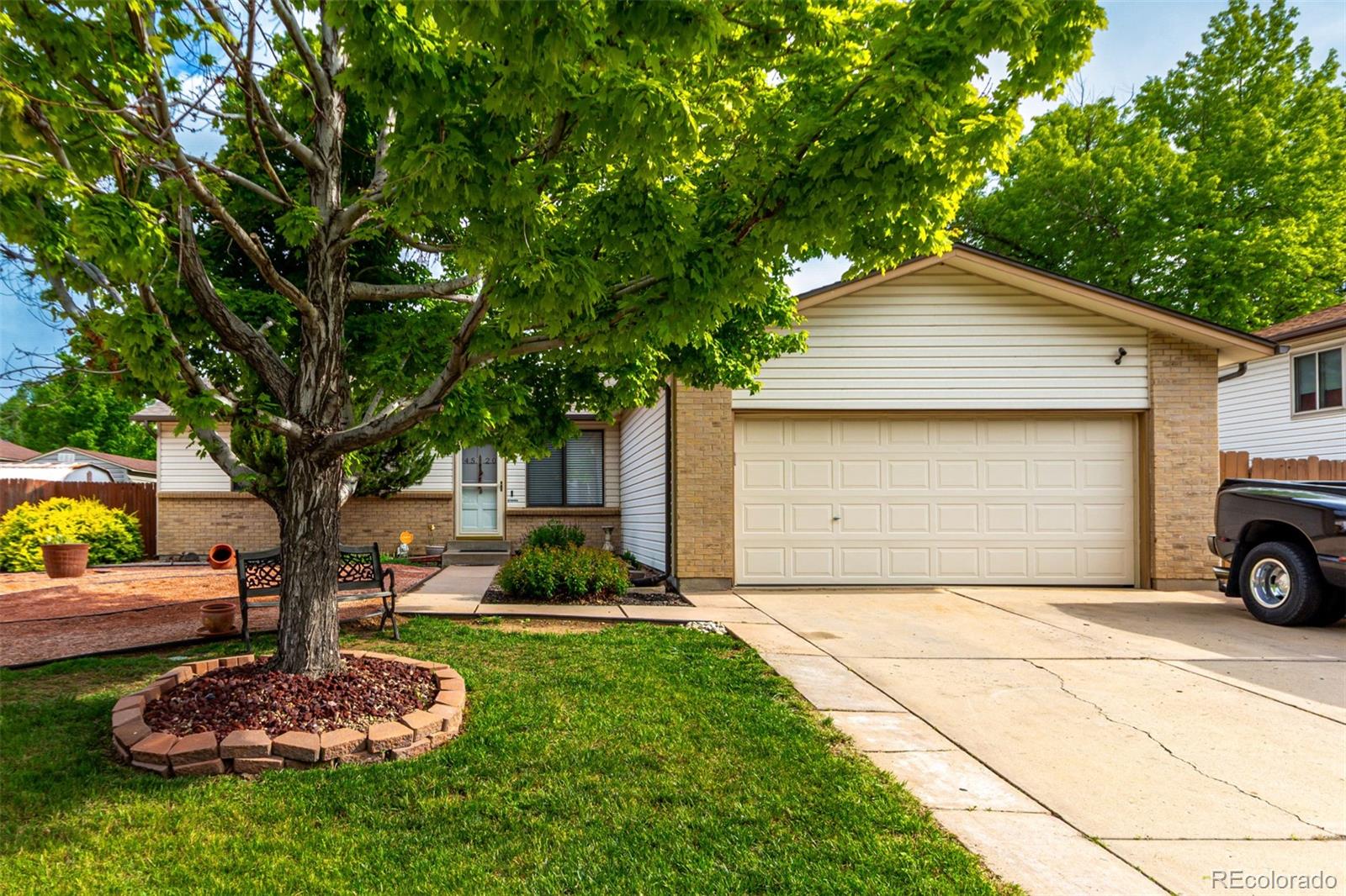 4520 E 112th Place, thornton MLS: 2957735 Beds: 4 Baths: 2 Price: $510,000