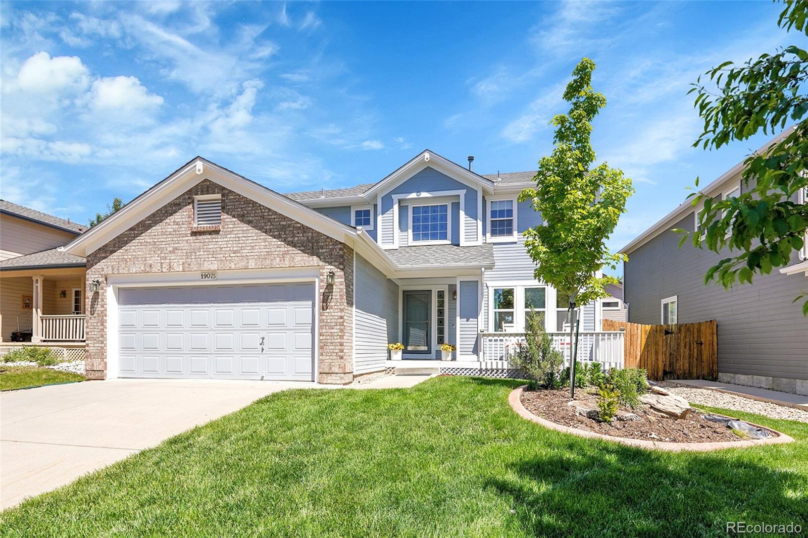 19075 E Grand Circle, aurora MLS: 5473511 Beds: 3 Baths: 3 Price: $575,000