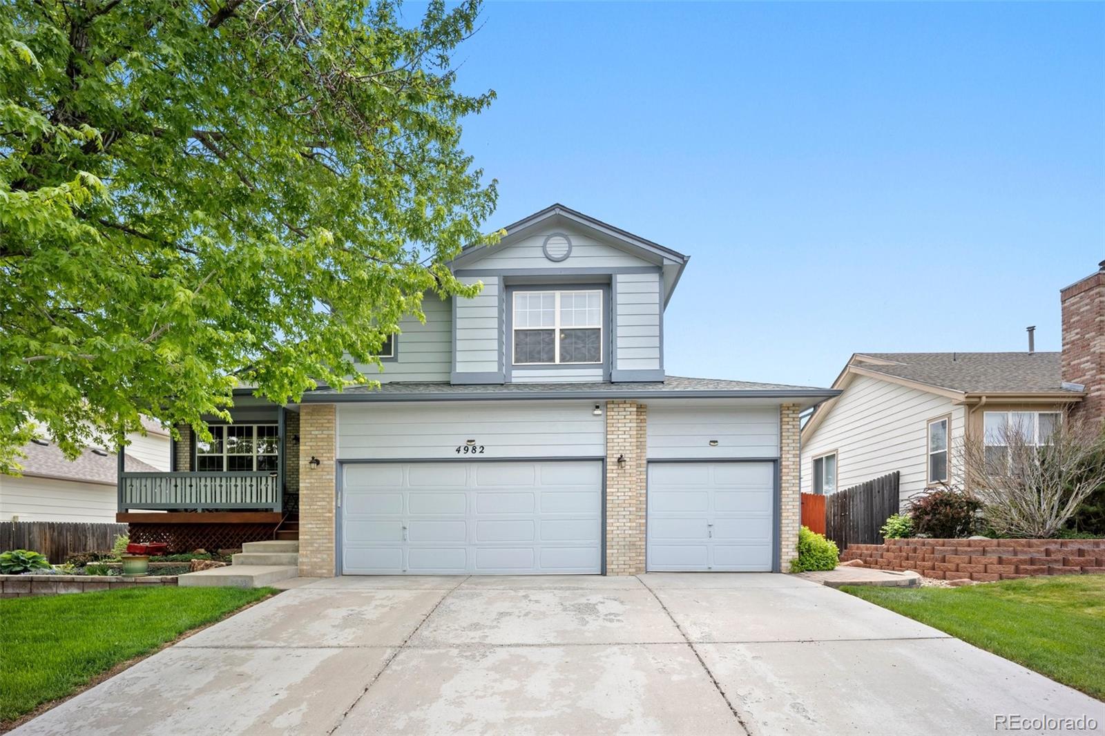 4982 S Danube Street, aurora MLS: 7004279 Beds: 5 Baths: 4 Price: $598,000