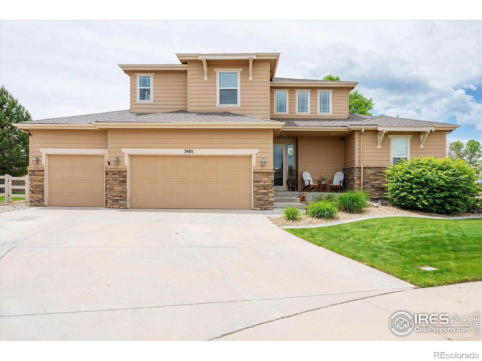 7401  Pimlico Drive, windsor MLS: 4567891034681 Beds: 3 Baths: 3 Price: $670,000