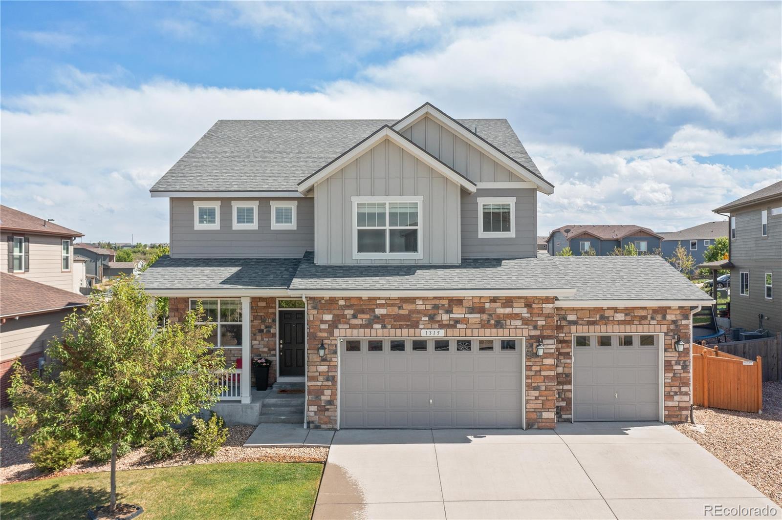 1315  Sidewinder Circle, castle rock MLS: 9557100 Beds: 4 Baths: 5 Price: $800,000