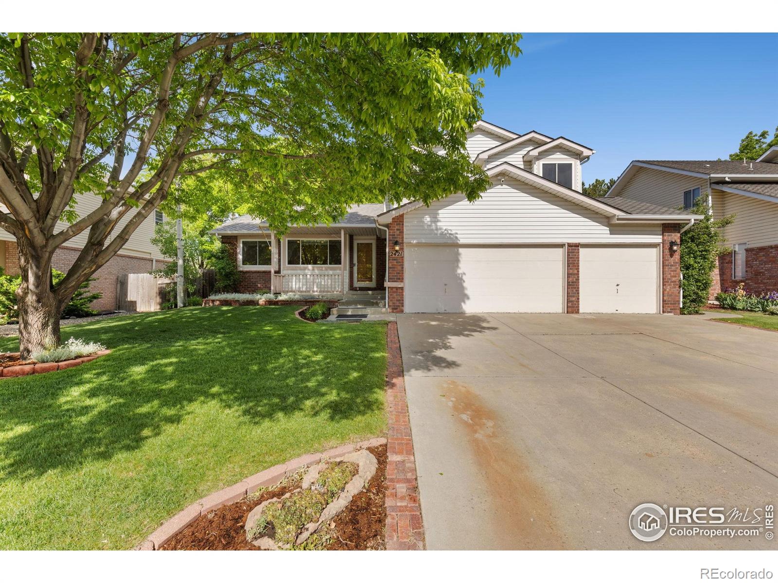2421  Maplewood Circle, longmont MLS: 4567891034789 Beds: 4 Baths: 4 Price: $639,500