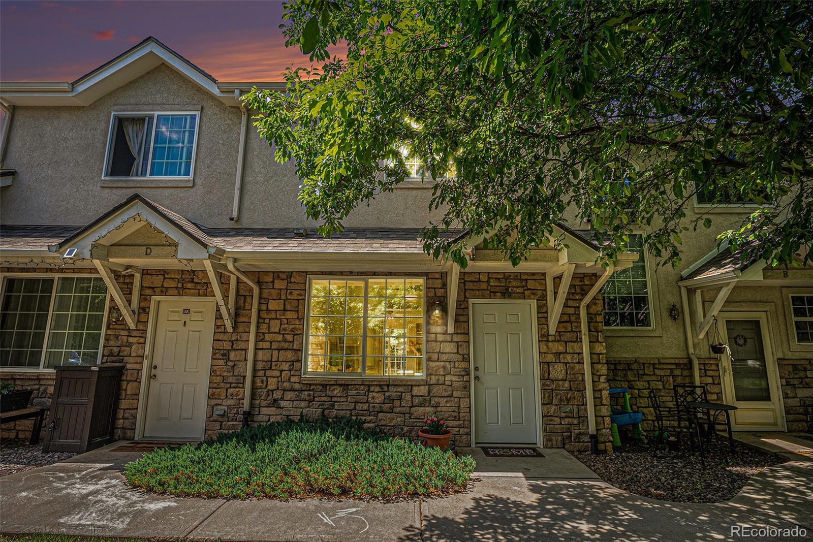2141  Coronado Parkway C, Denver  MLS: 1790877 Beds: 2 Baths: 3 Price: $300,000