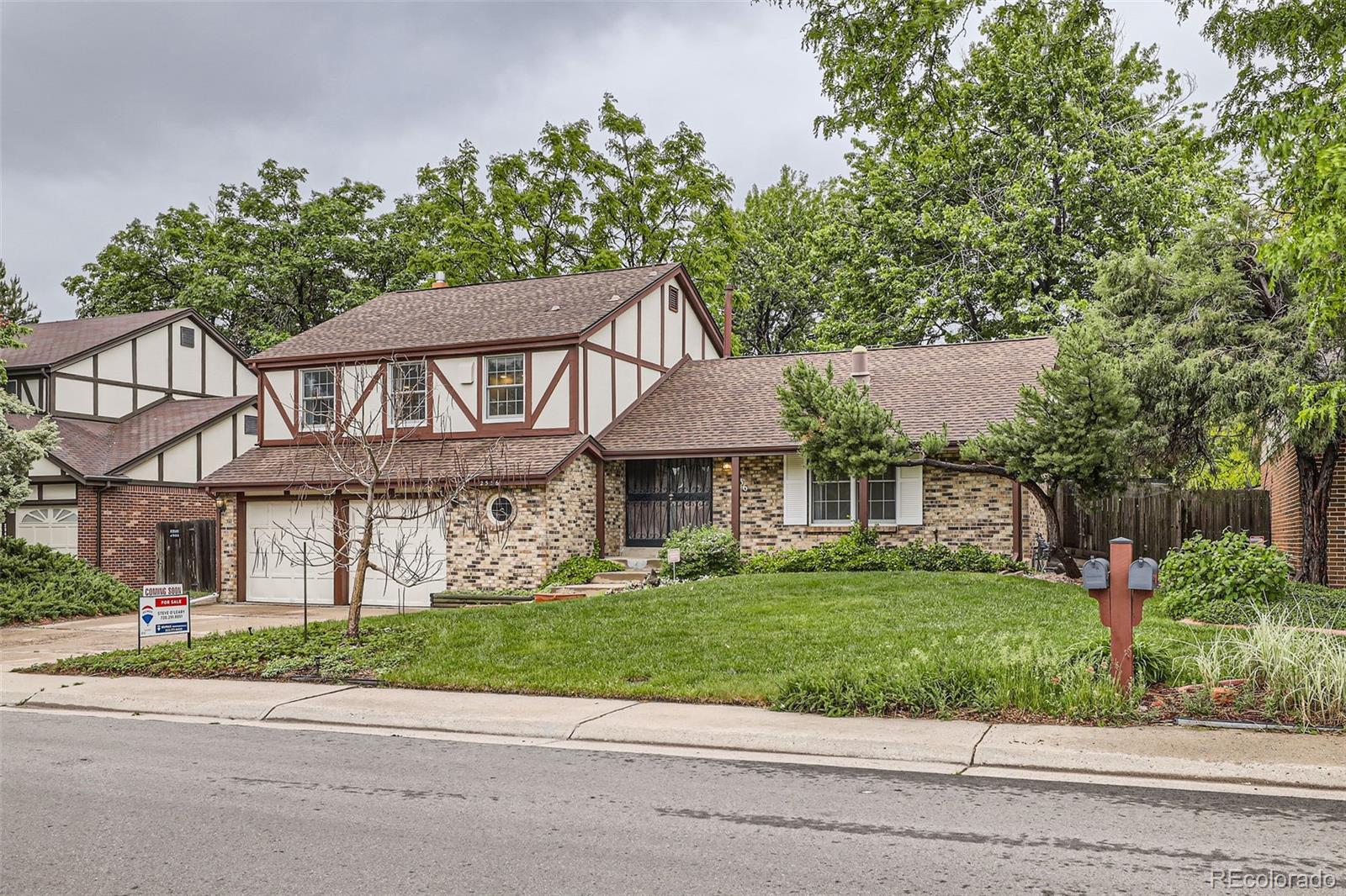 2556 S Eagle Circle, aurora MLS: 1560133 Beds: 4 Baths: 3 Price: $485,000