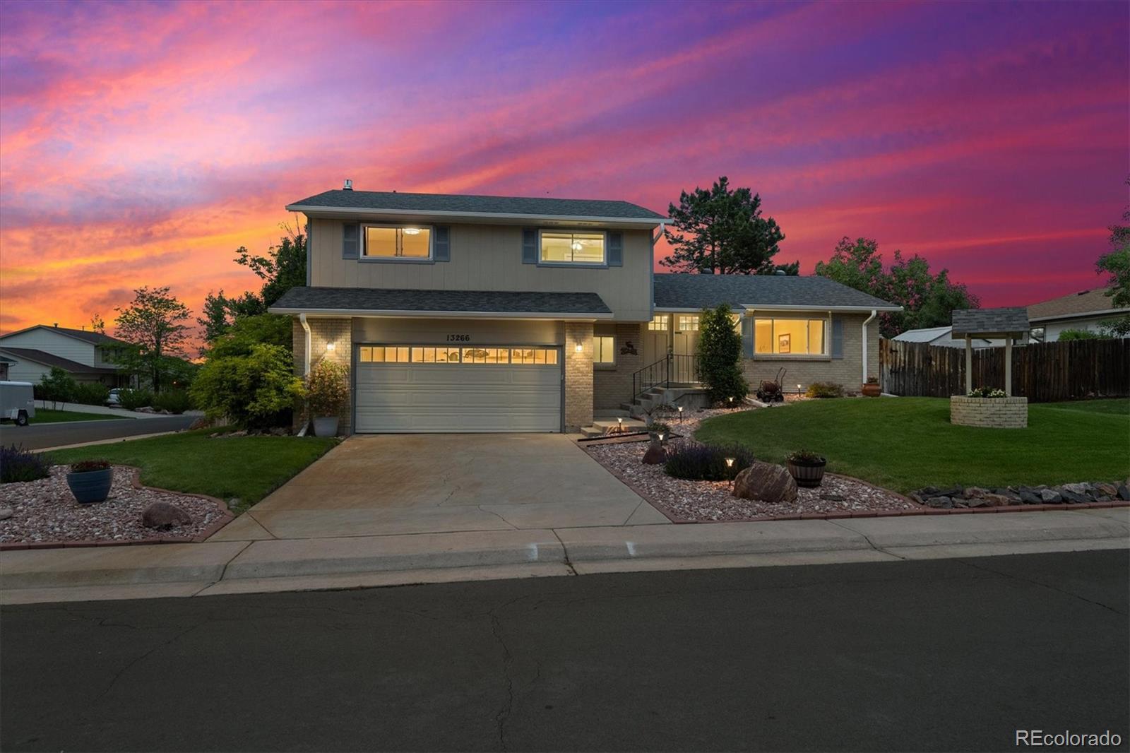 lone tree  House Search Picture