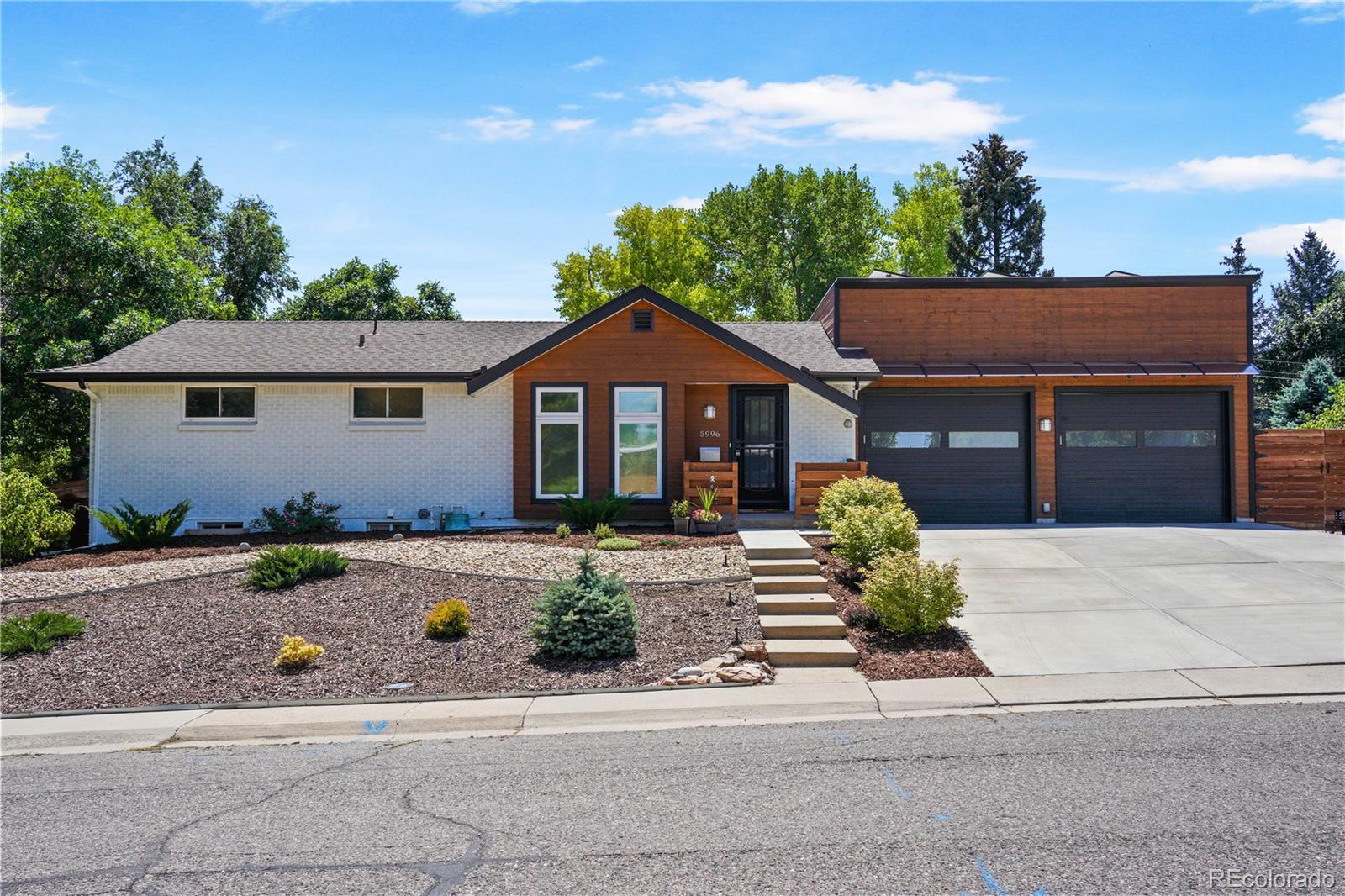5996 S St Paul Way, centennial MLS: 2457640 Beds: 3 Baths: 2 Price: $685,000