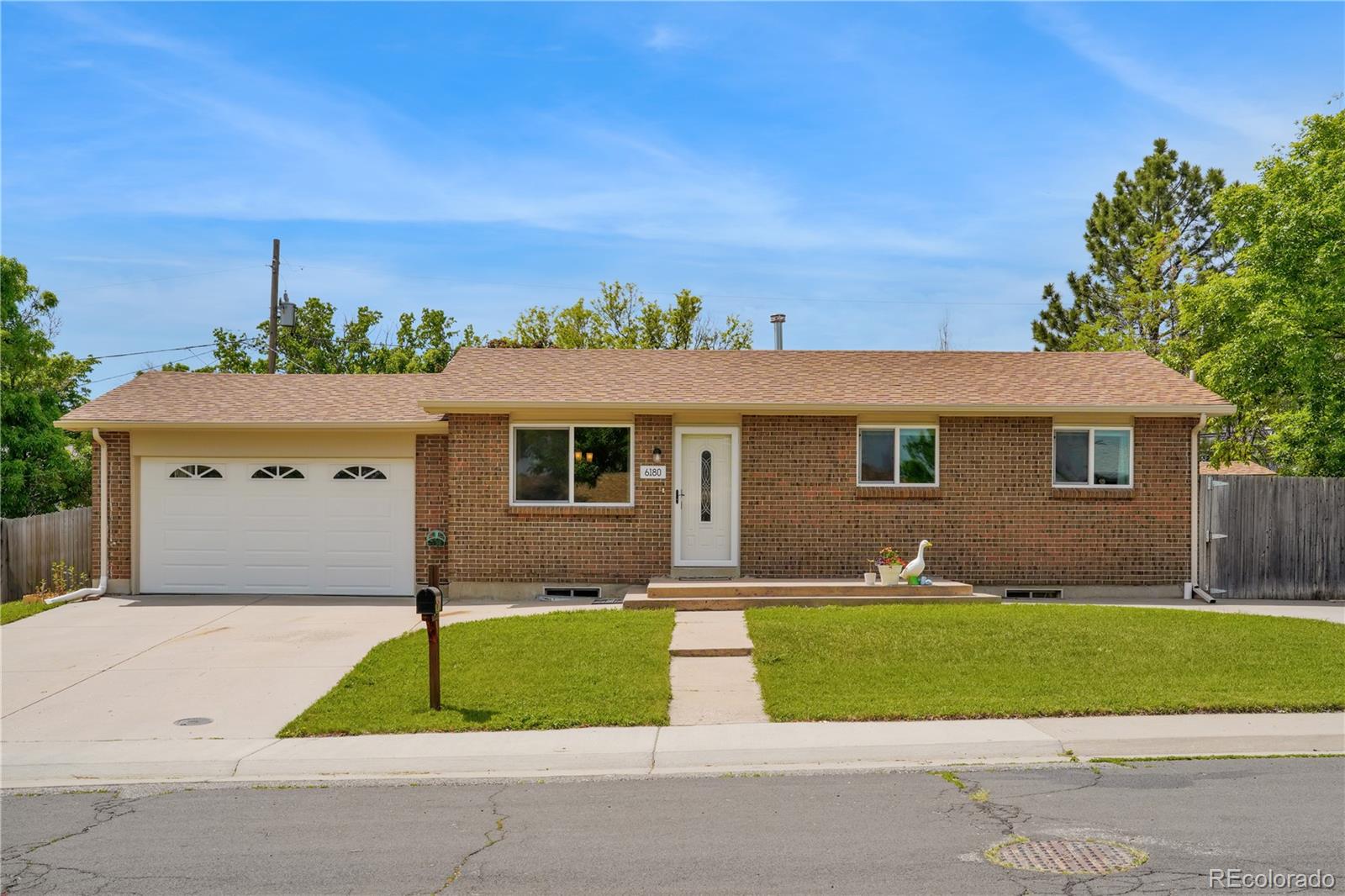 6180 W 77th Place, arvada MLS: 9241066 Beds: 4 Baths: 2 Price: $549,900