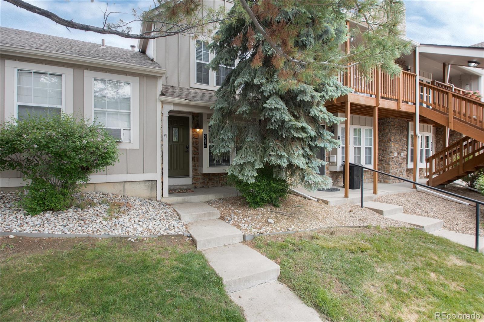 9661 W Chatfield Avenue B, Littleton  MLS: 8262357 Beds: 2 Baths: 2 Price: $365,000