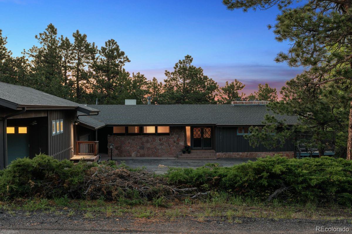 21859  Grandview Avenue, golden  House Search MLS Picture