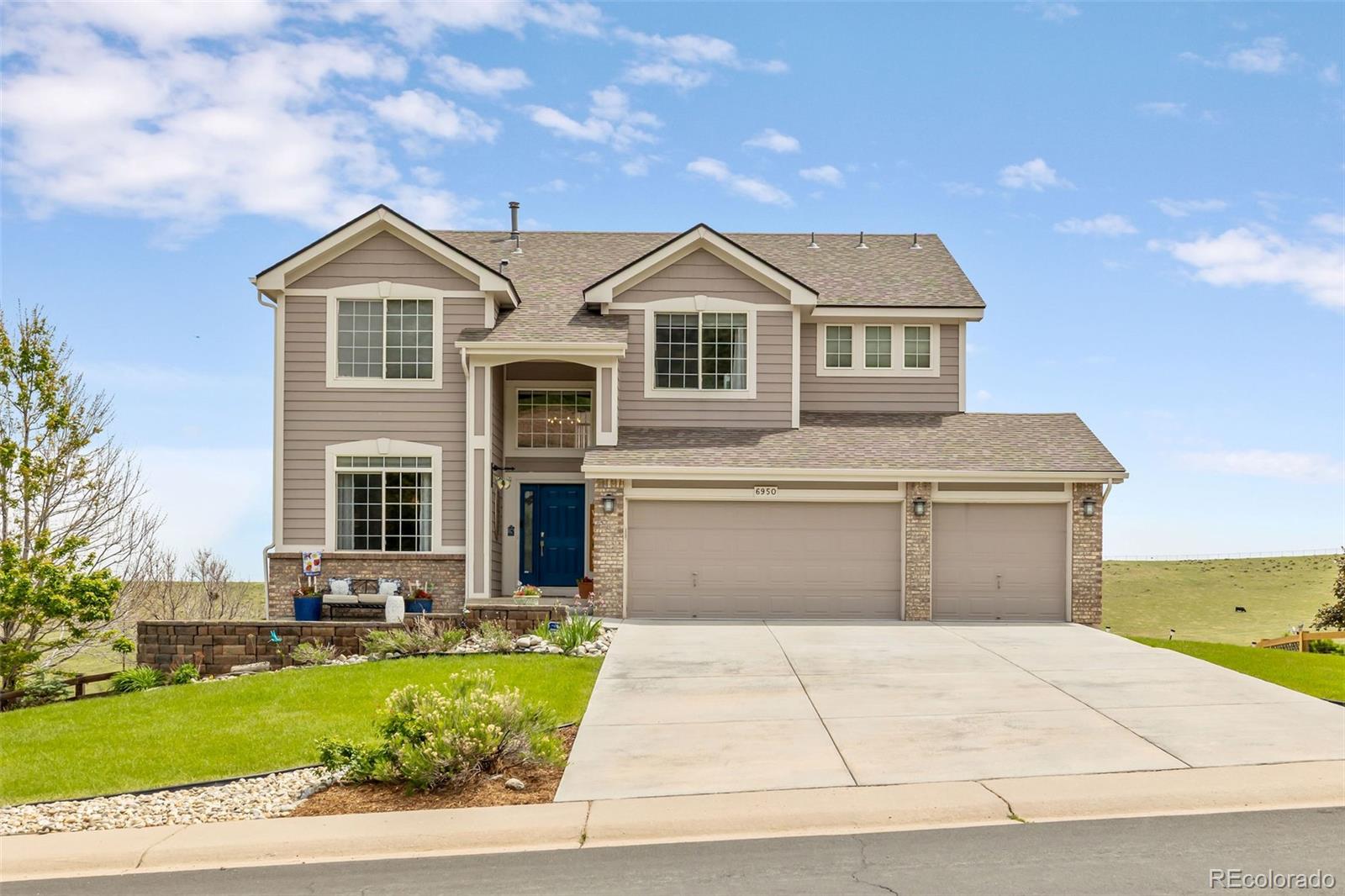 6950  Blue Mesa Lane, littleton MLS: 6338545 Beds: 5 Baths: 4 Price: $949,900