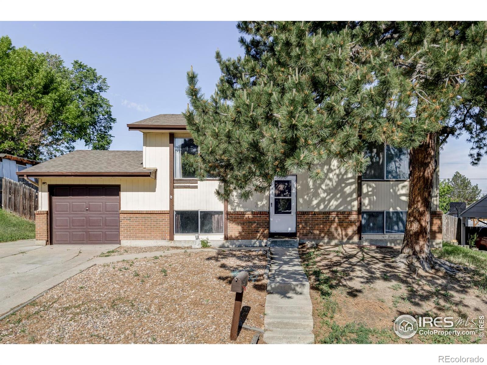 8125  Downing Street, denver MLS: 4567891035095 Beds: 4 Baths: 2 Price: $378,000