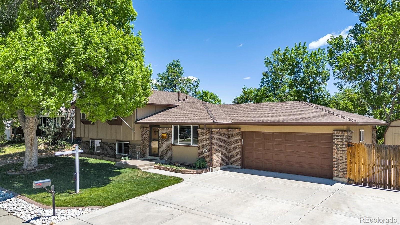 8272  Ammons Circle, arvada MLS: 6736292 Beds: 4 Baths: 3 Price: $715,000