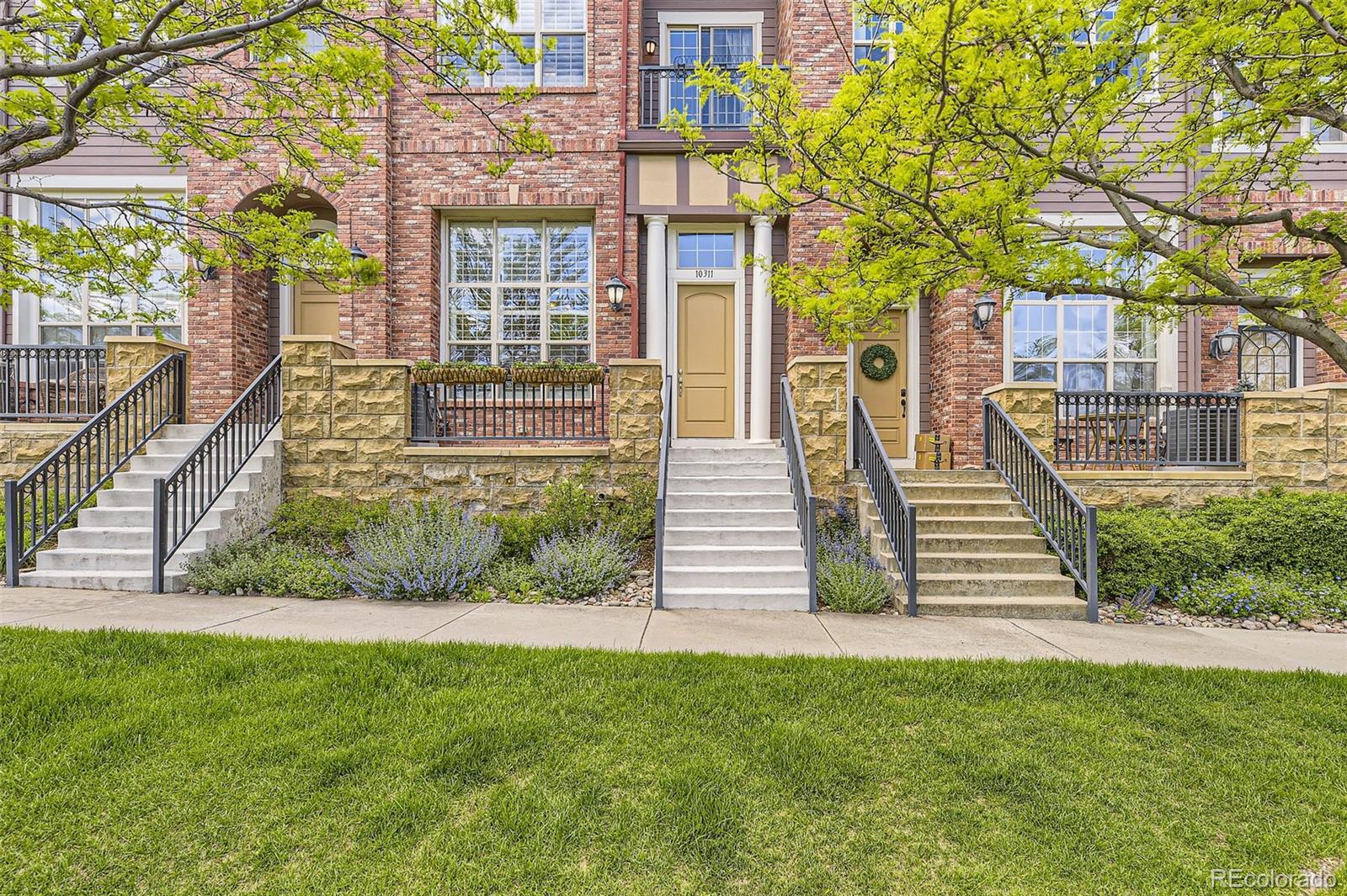 lone tree  House Search Picture