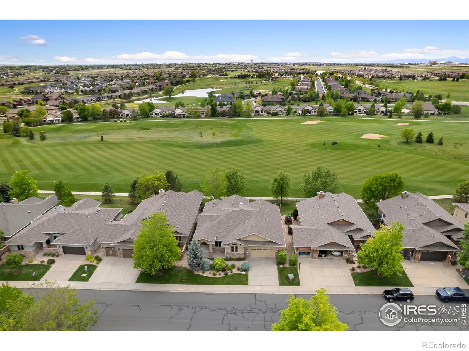 6787  Spanish Bay Drive, windsor MLS: 4567891035111 Beds: 4 Baths: 4 Price: $915,000