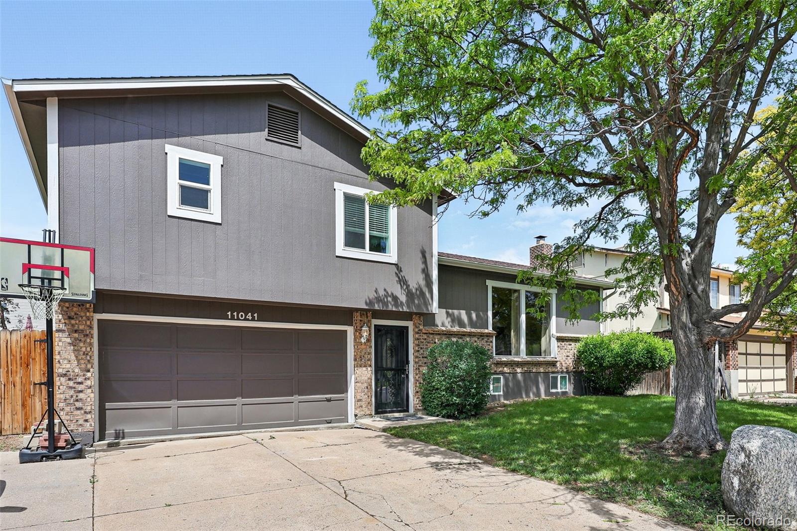 11041  Newland Street, westminster MLS: 2612495 Beds: 3 Baths: 3 Price: $530,000