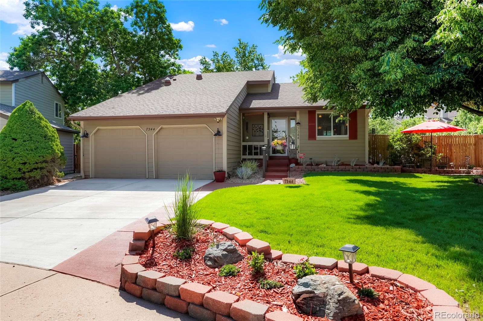 7344 S Sheephorn Mountain, littleton MLS: 2189012 Beds: 4 Baths: 2 Price: $699,000