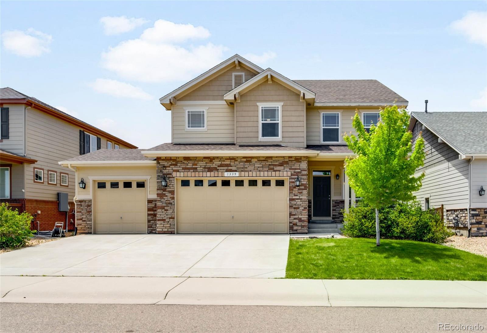 1339  Sidewinder Circle, castle rock MLS: 4944591 Beds: 4 Baths: 4 Price: $750,000