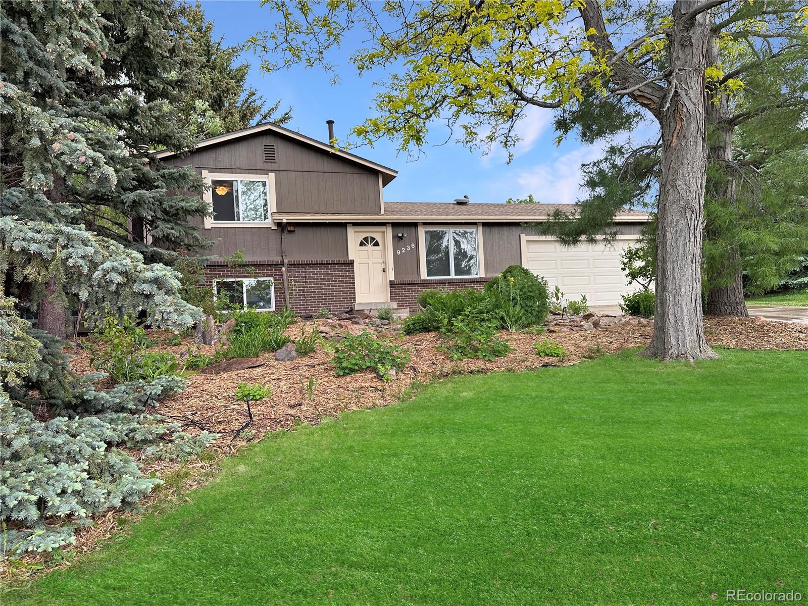 9236 W Euclid Avenue, littleton MLS: 4666164 Beds: 4 Baths: 3 Price: $550,000