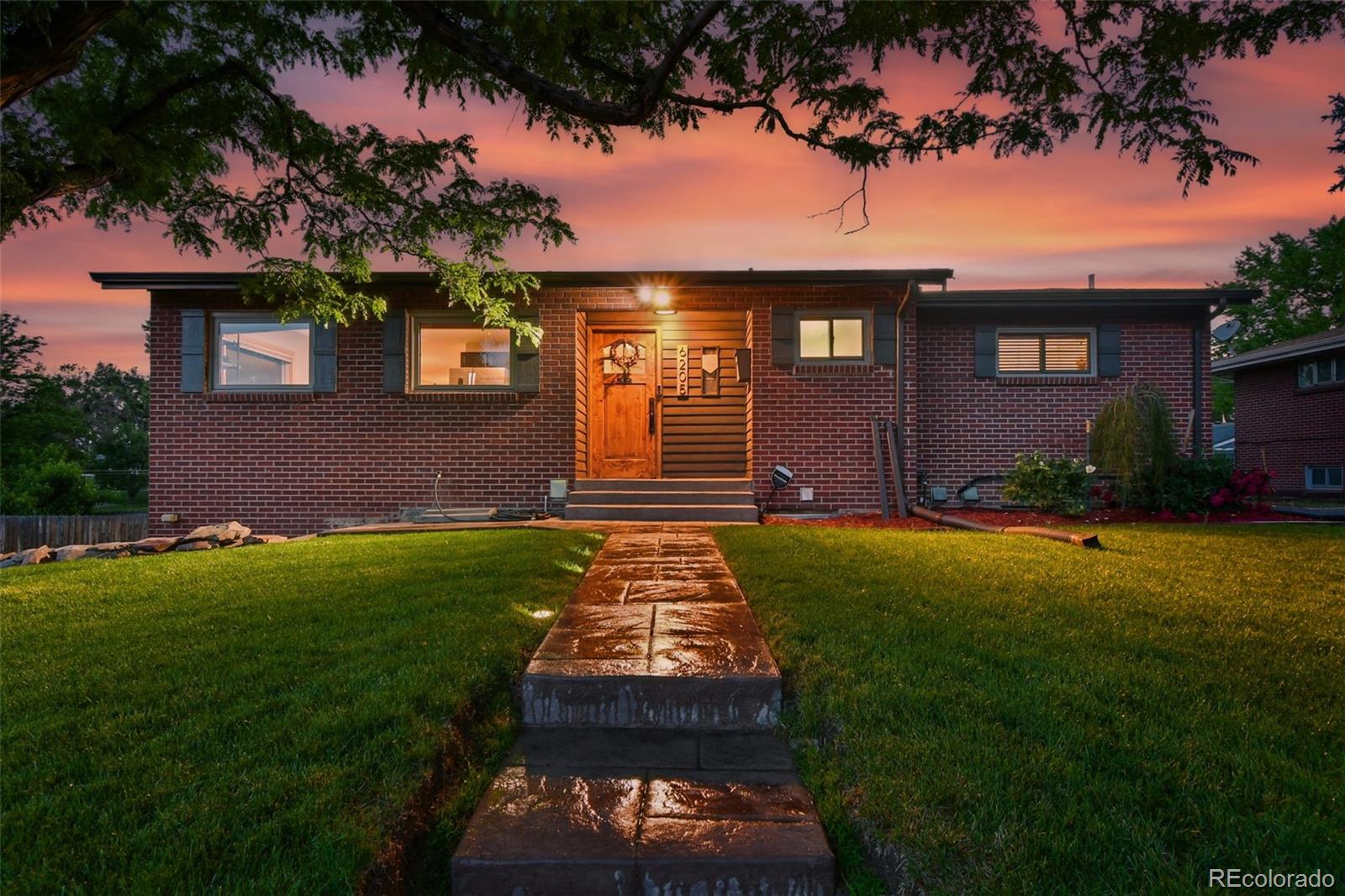 6205  Pierce Street, arvada MLS: 8519531 Beds: 5 Baths: 3 Price: $650,000