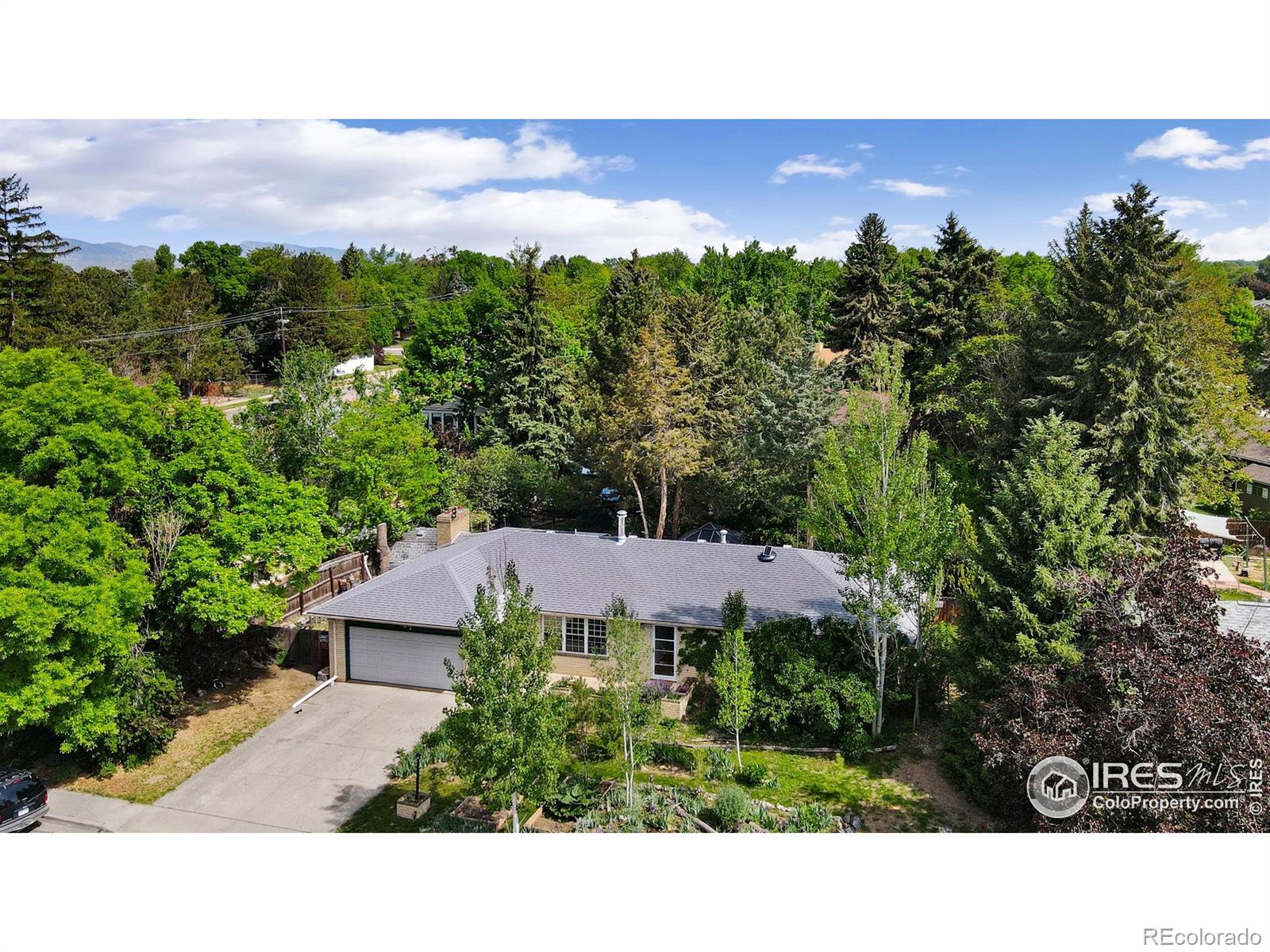 1307  Redwood Drive, loveland MLS: 4567891035337 Beds: 3 Baths: 2 Price: $489,000