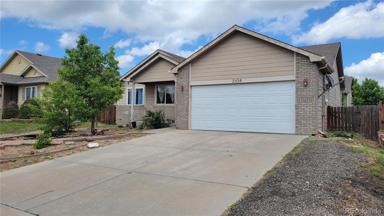 2916  Arbor Avenue, greeley MLS: 3710474 Beds: 3 Baths: 2 Price: $369,900