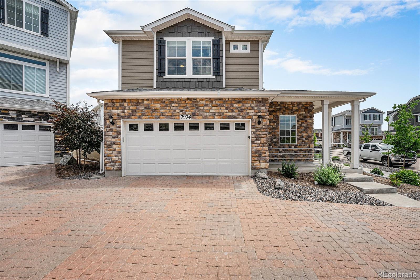 3934 N Quatar Court, aurora MLS: 8313587 Beds: 2 Baths: 3 Price: $444,000