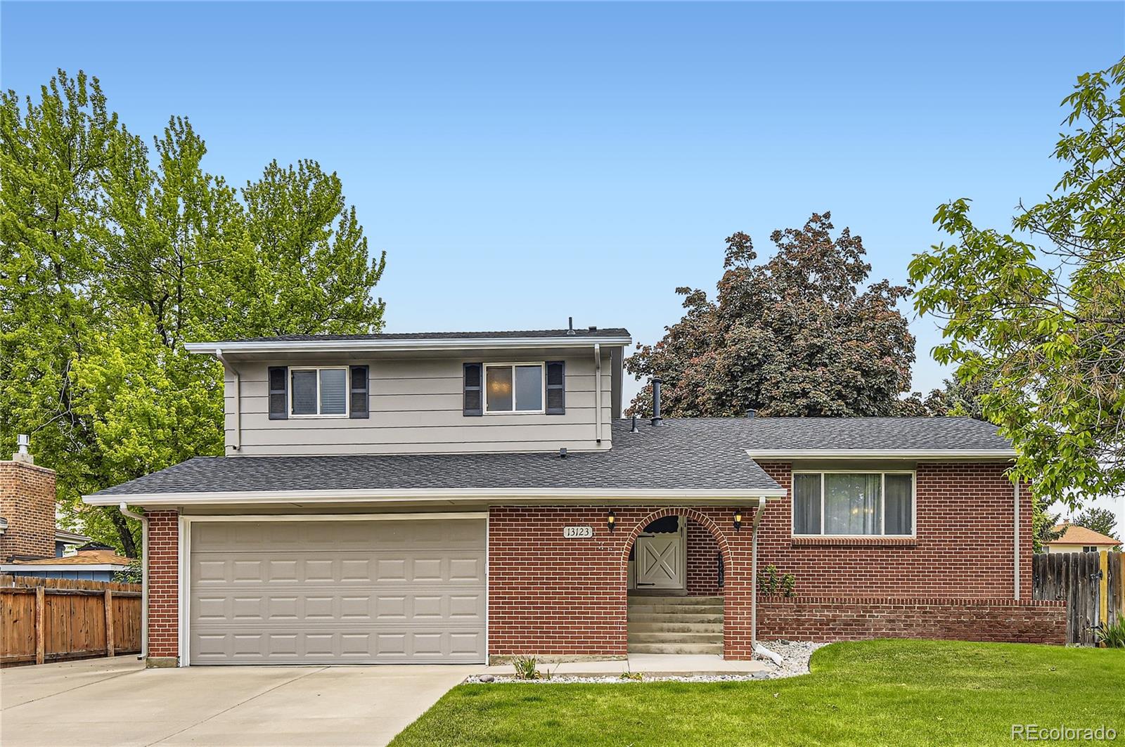 lone tree  House Search Picture