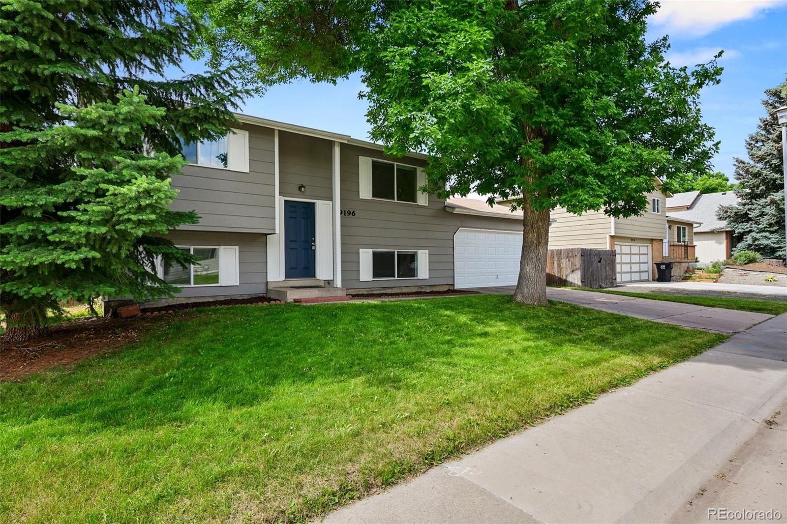 9196 W Maplewood Avenue, littleton MLS: 3123440 Beds: 3 Baths: 2 Price: $535,000