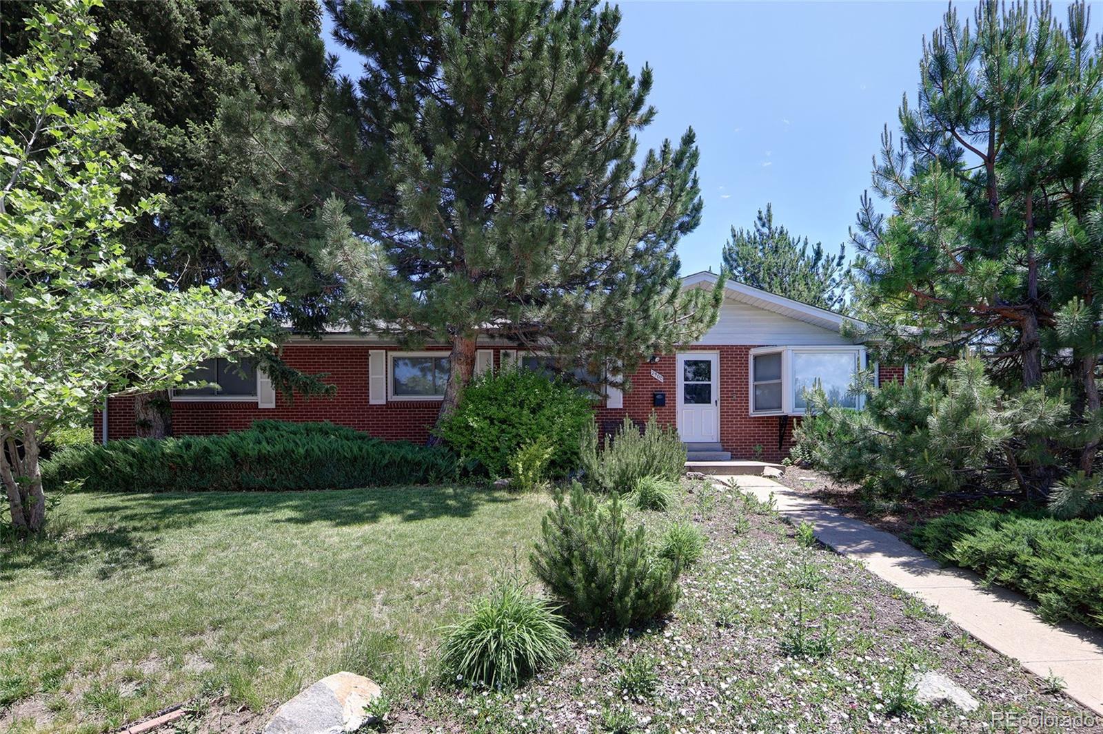 2900 S Golden Way, denver MLS: 3991950 Beds: 3 Baths: 3 Price: $625,000