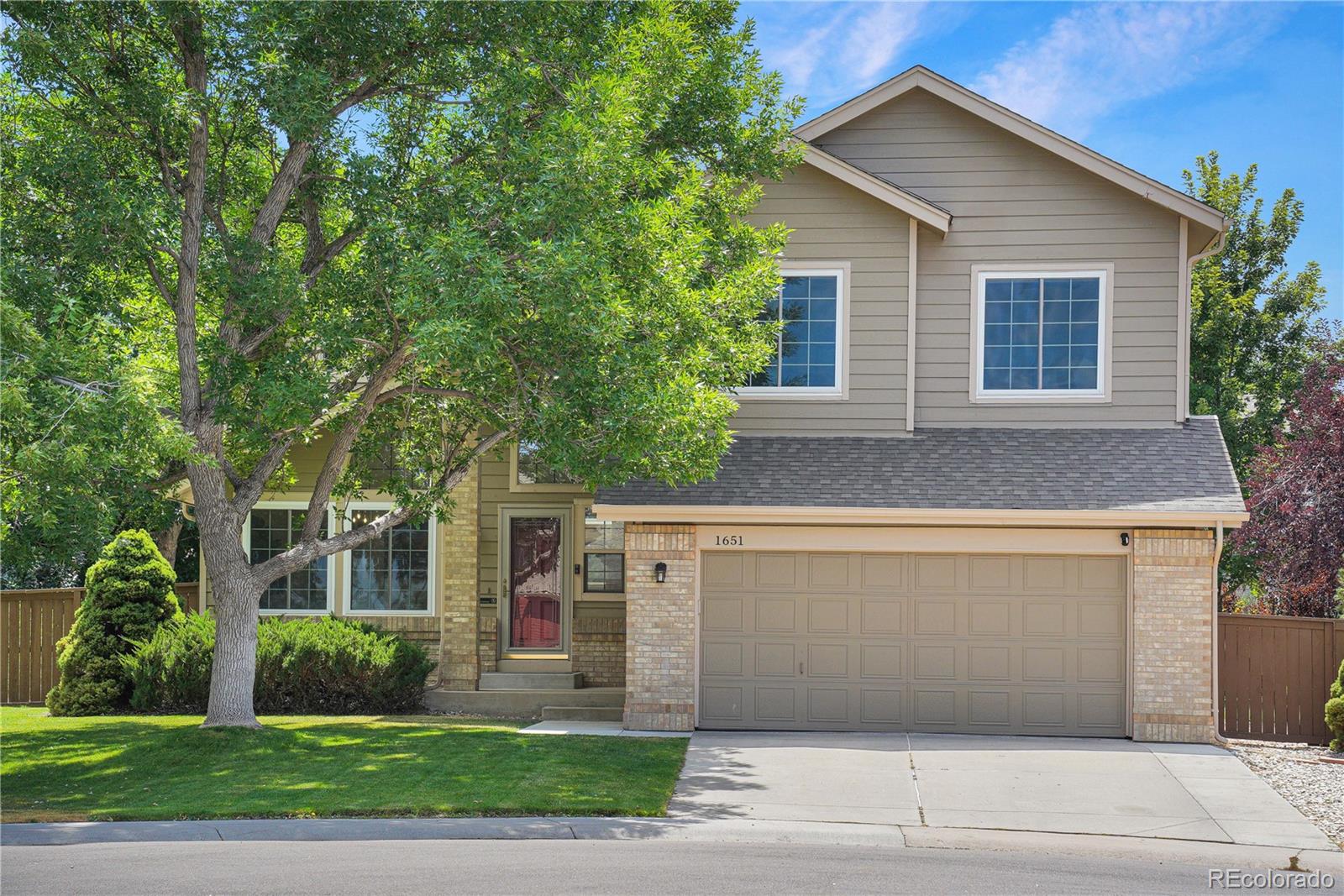 1651  Beacon Hill Drive, highlands ranch MLS: 7214790 Beds: 3 Baths: 3 Price: $750,000