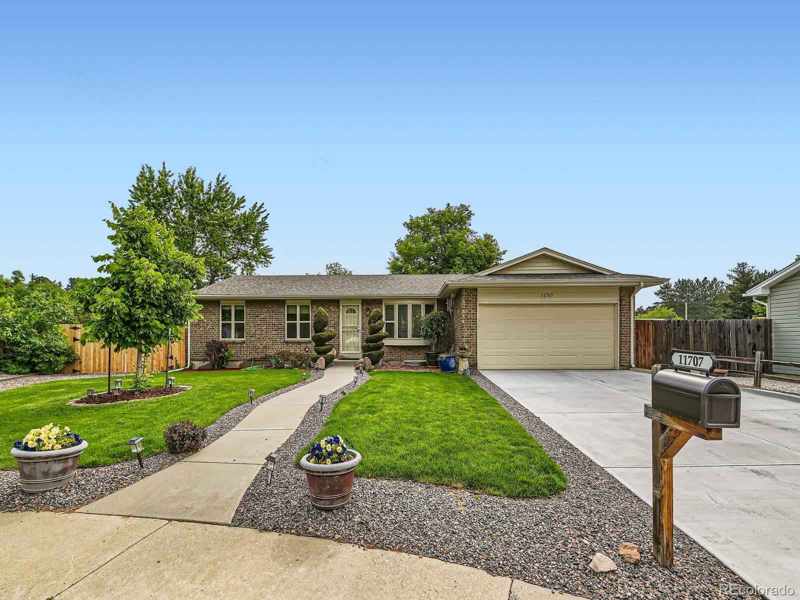 11707 W 65th Circle, arvada MLS: 3311237 Beds: 5 Baths: 3 Price: $645,000