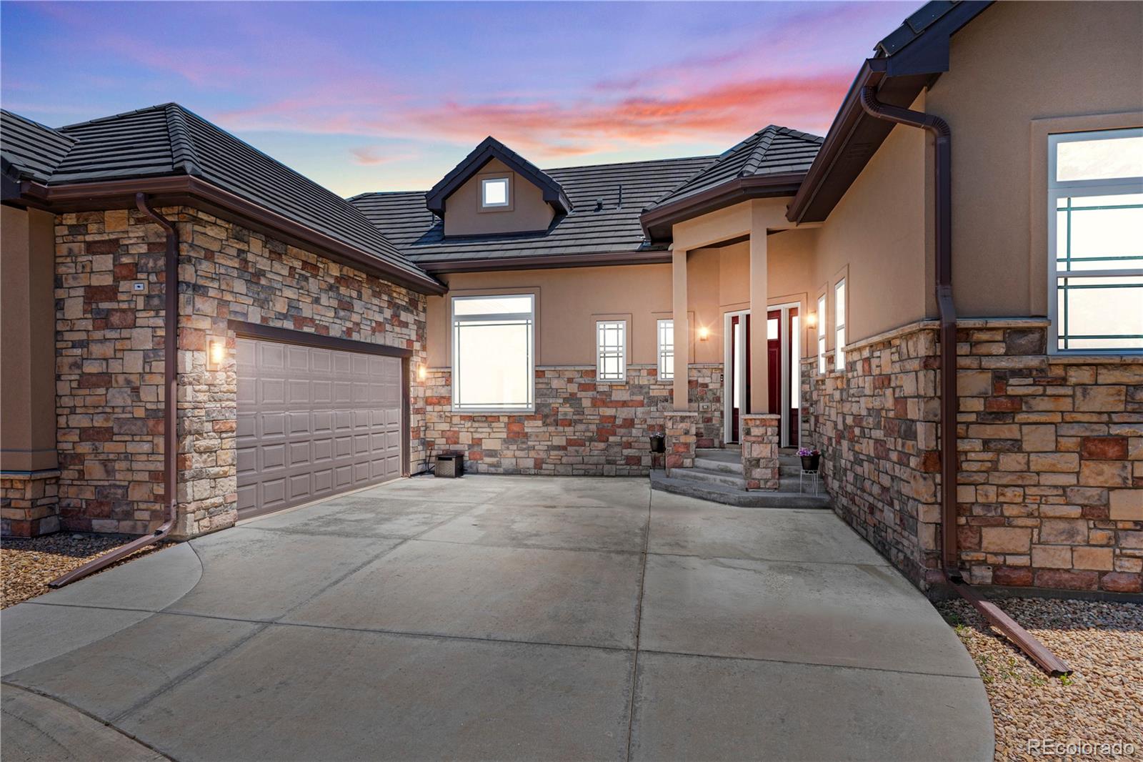 6532 S Tempe Street, aurora MLS: 2073616 Beds: 3 Baths: 4 Price: $738,000