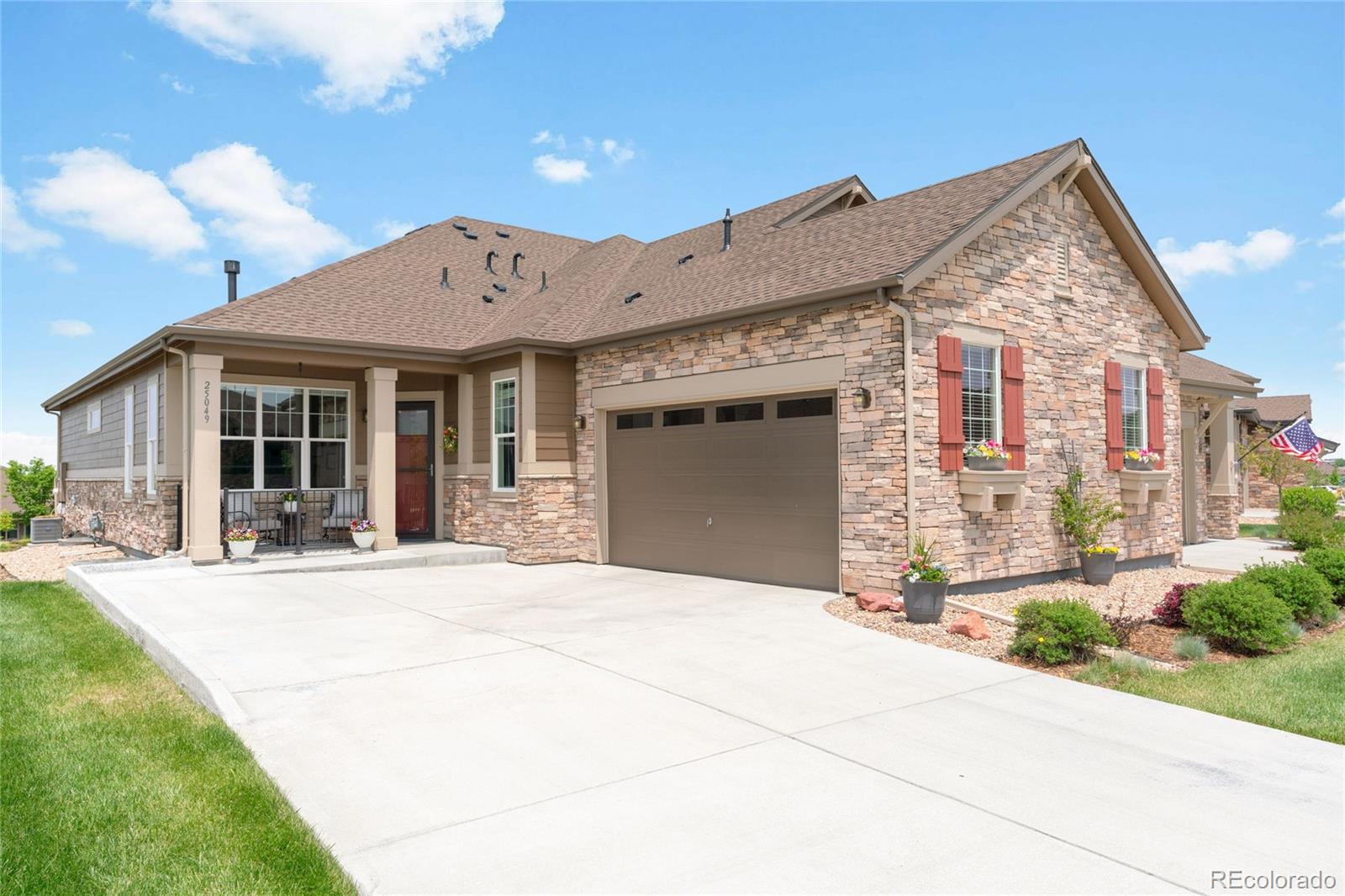 25049 E Alder Drive, aurora MLS: 2074450 Beds: 3 Baths: 3 Price: $700,000