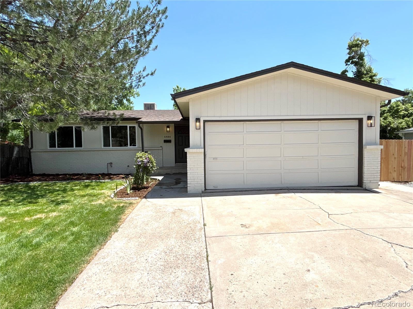 6484 S Datura Street, littleton MLS: 6764907 Beds: 5 Baths: 3 Price: $720,000