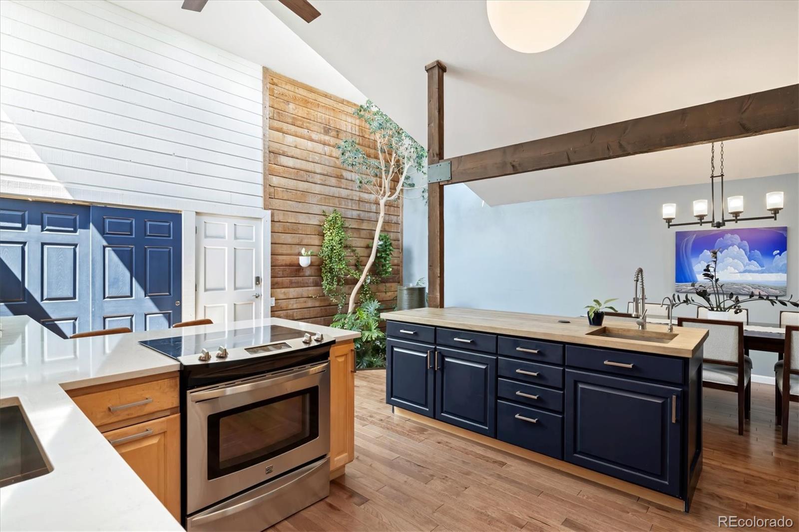 6305 W 6th Avenue, lakewood MLS: 7064528 Beds: 3 Baths: 3 Price: $595,000